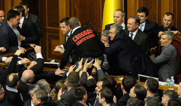 ukrajina-parlam