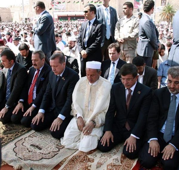 erdogan molitva tripoli 2011