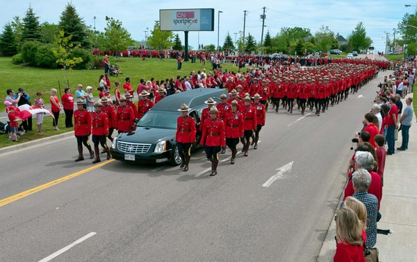kanada-polic-sahrana