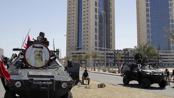 Konvoj-saudijskih-i-emiratskih-snaga-u-Bahreinu-2011