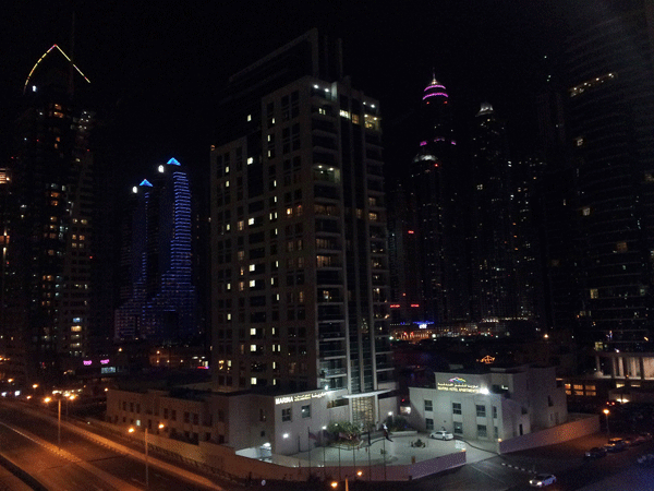 Dubai-noću-neosvetljeno