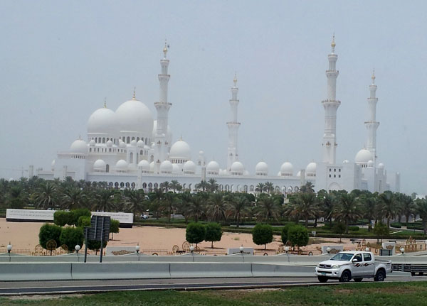 Velika-džamija-šeika-Zajeda-autoput