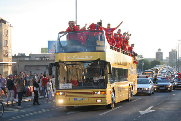 fudbal-mladi-bus