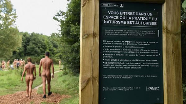 fra-nudisti-pariz-tabla