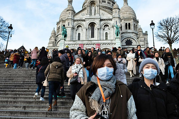 pariz-virus-turisti