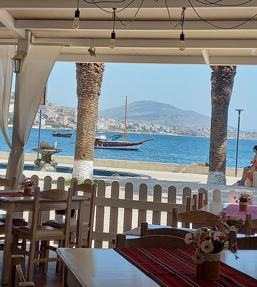 alb1-Pogled-iz-restorana-Old-story