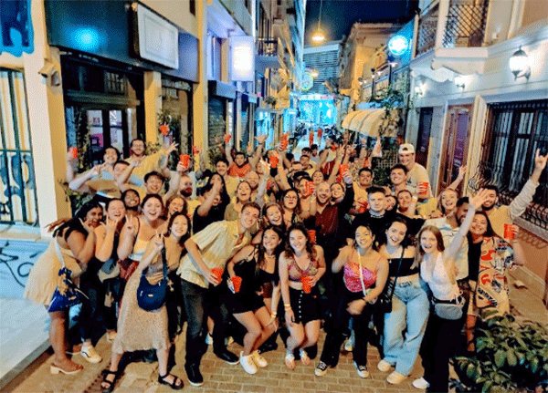 grci-turisti-zurke-s