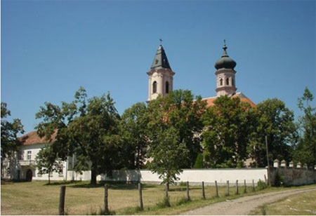 Manastir Fenek